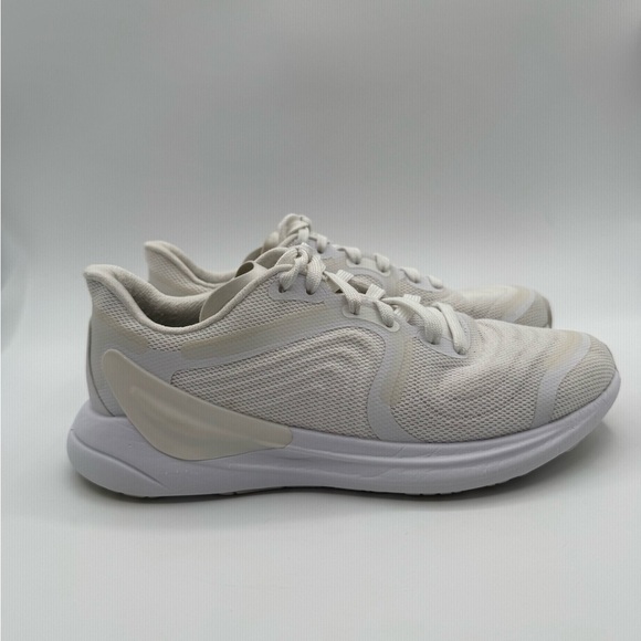 lululemon athletica Shoes - LULULEMON White running women’s shoes size 7.5
